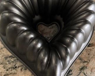 Heart cake pan