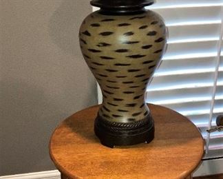 Maple side table; one of two matching lamps