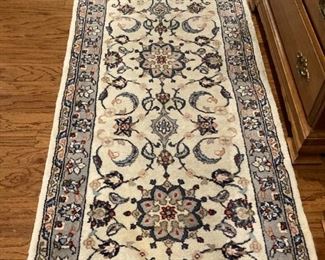 Runner 2 feet 6 inches x 8 feet