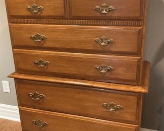 Sprague & Carleton maple chest of drawers; maple mirror