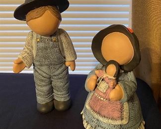  No Face Hand Painted Amish Family