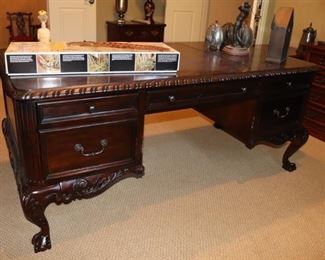 Hooker Ball & Claw Desk
BY HOOKER FURNITURE 60" x 30 1/4