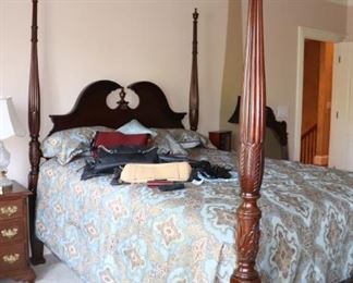 Beautiful Queen Mahogany 4 Poster Rice Bed