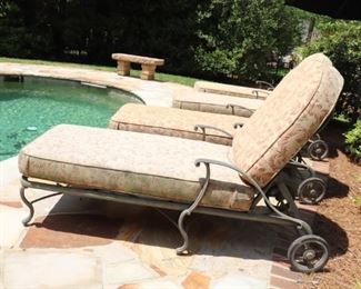 Outdoor Lounge Chairs