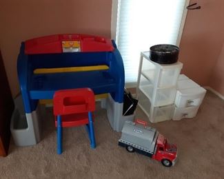 Little Tikes plastic desk $45