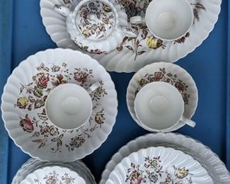 Johnson Brothers: Staffordshire Bouquet