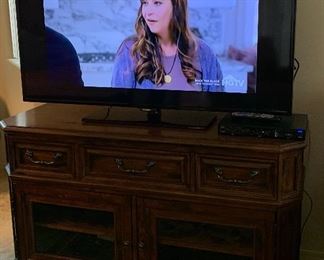 TV, Bassett Media Center