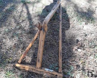 Approximately  8' long