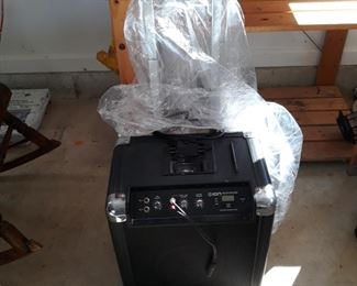 With handle  on wheels