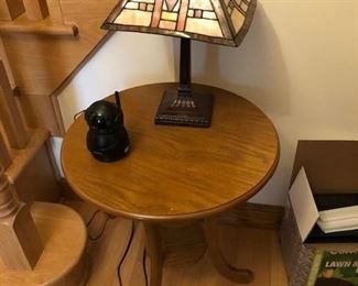 NIGHT STAND WITH LAMP