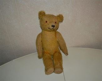 PRESALE AUCTION ITEM: This item is available as part of an online auction presale. Auction ends April 18 @ 5pm. If this item does not sell during auction it will be available during traditional estate sale April 16-18, 2021. For pre sale auction info visit: For pre sale auction info visit: https://bit.ly/2OLdIu9
1920's Antique Teddy Bear