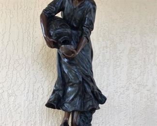 33” Lady with water jug statue 