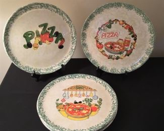 4 Vintage pizza plates