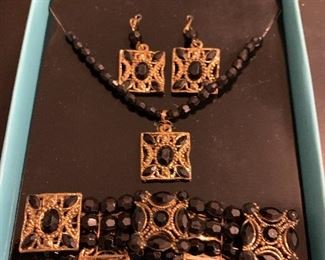Costume Jewlery set - $5