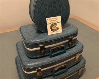 Vintage Finger Hut: **NEW**  Blue faux snakeskin nesting luggage set w/key -$150 will take $100