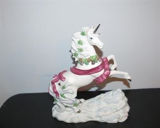 GREAT PORCELAIN UNICORN COLLECTION.