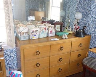 Dresser & Vintage Patterns