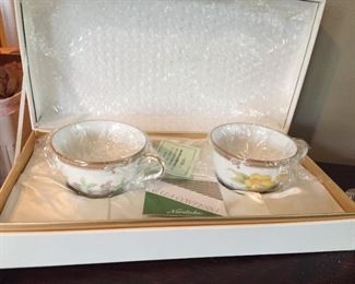 Teacups.