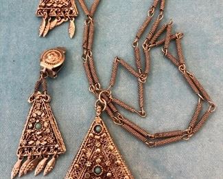 Item 218:  Necklace and Earring Set (one earring is in need of repair):  $12