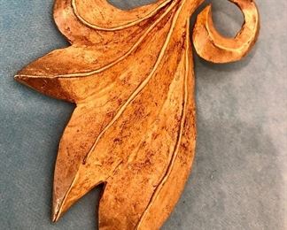 Item 228:  Vintage Kate Hines Gold Plated Pin/Pendant: $38