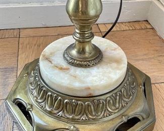 detail - marble base