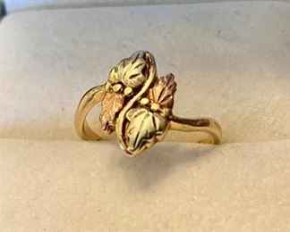 Vintage gold ring