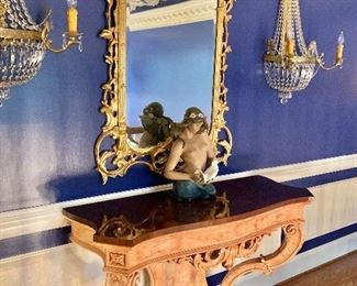 Room view LLADRO AND MIRROR ARE SOLD