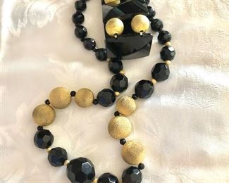 $20 Detail (note a little tarnish on the gold beads)