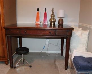 DESK, LAMPS