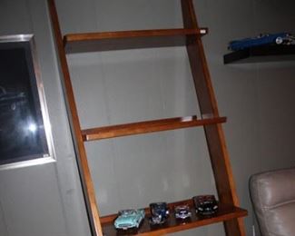 DISPLAY SHELF