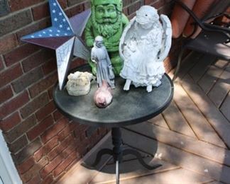 METAL ACCENT TABLE, GARDEN STATUES