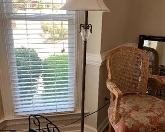 CH	#5	Floor lamp	 $20.00 		