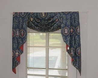 ONE OF PAIR WINDOW TOP TREATMENTS