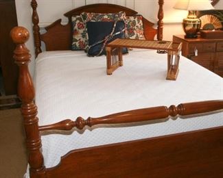 QUEEN SIZE CANNON BALL BED