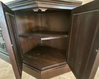 Side cabinet of buffet table