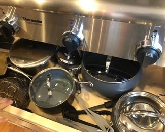 Pots, pans & kitchen essentials 
