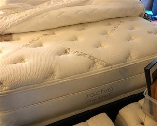 Organic cotton queen size mattress