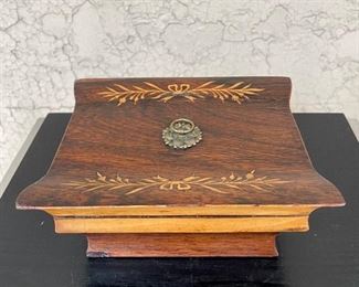 18th-19th century Continental box