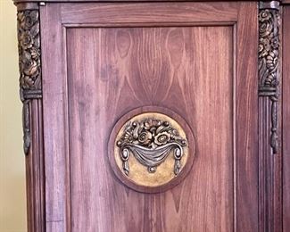 French Art Deco cabinet (detail)