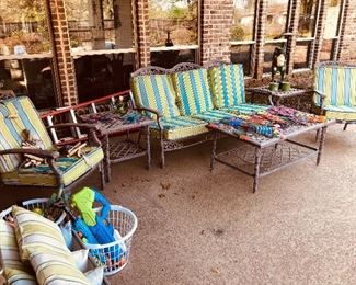 A beautiful and fun outdoor patio set