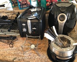 Air fryers, fondue sets, and various other kitchen items and appliances 