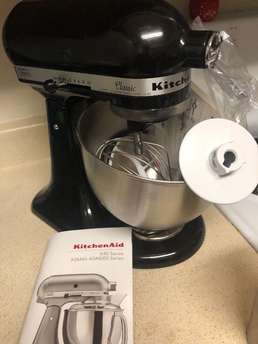 Brand new kitchen aid mixer 