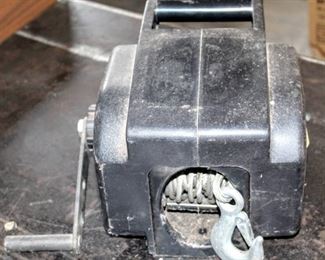 Marine Mountable Powered Electric Winch, with Remote control - Untested