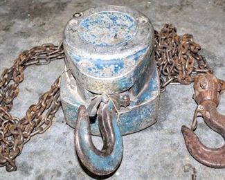 Handyblock Hand Chain Hoist & 2 Jack Stands