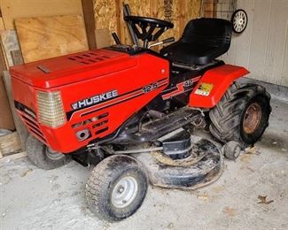 HUSKEE 12.5 HP Lawn Tractor Mower 42 inch Cut