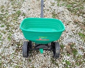 KGRO Fertilizer Drop Style Spreader