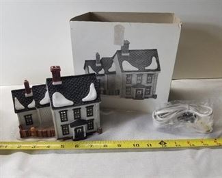 Heritage Village Collection New England Village Series. Jannes Mullet Amish Farm House. Studio 56