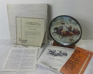 1990 Byliny Porcelain Russian Lacquer Decorative Plate "A Winter Sleigh Ride"