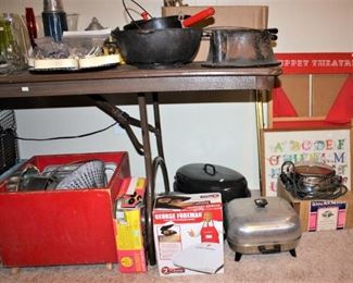 Miscellaneous kitchen items, new and vintage
