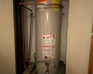 Gas Water Heater 50 gallon $100